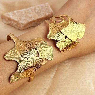 18 Karat vergoldetes C-förmiges Ginkgoblatt-Armband aus Edelstahl – elegantes europäisches und amerikanisches Design