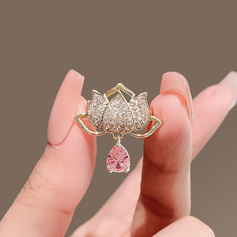 Fashion Brooch, Diamond Studded Brooch, Suit Brooch, Accessories