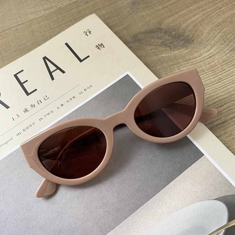 New Trend Sunglasses Women Men PC Frame Green Fashionable Design Retro Casual Fashion Travel Sun Glasses for Female UV400