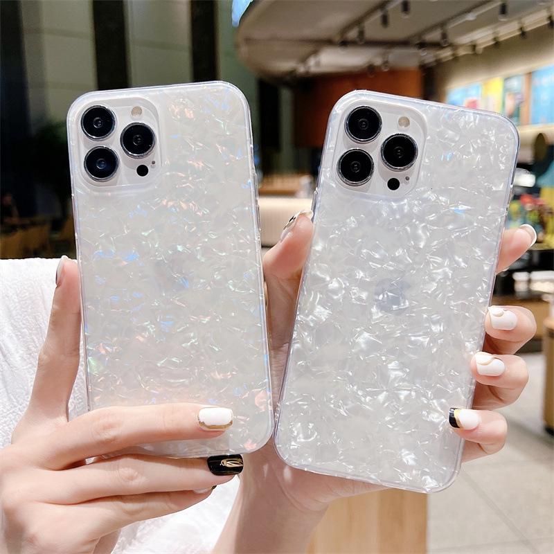 Dreamy Seashell Silicone Case for iPhone 16 Pro Max - Mother-of-Pearl Protective Cover