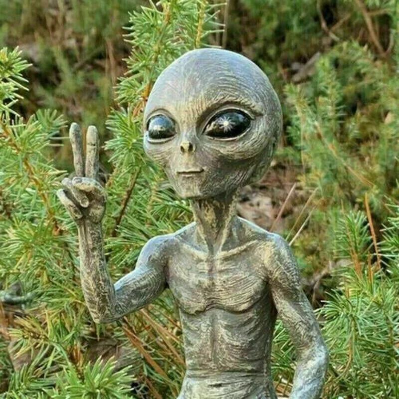 Outdoor Space Alien Ornaments Garden Resin Statue Figurine Home Decoration Gift Garden Yard Decoration Outdoor Miniatures