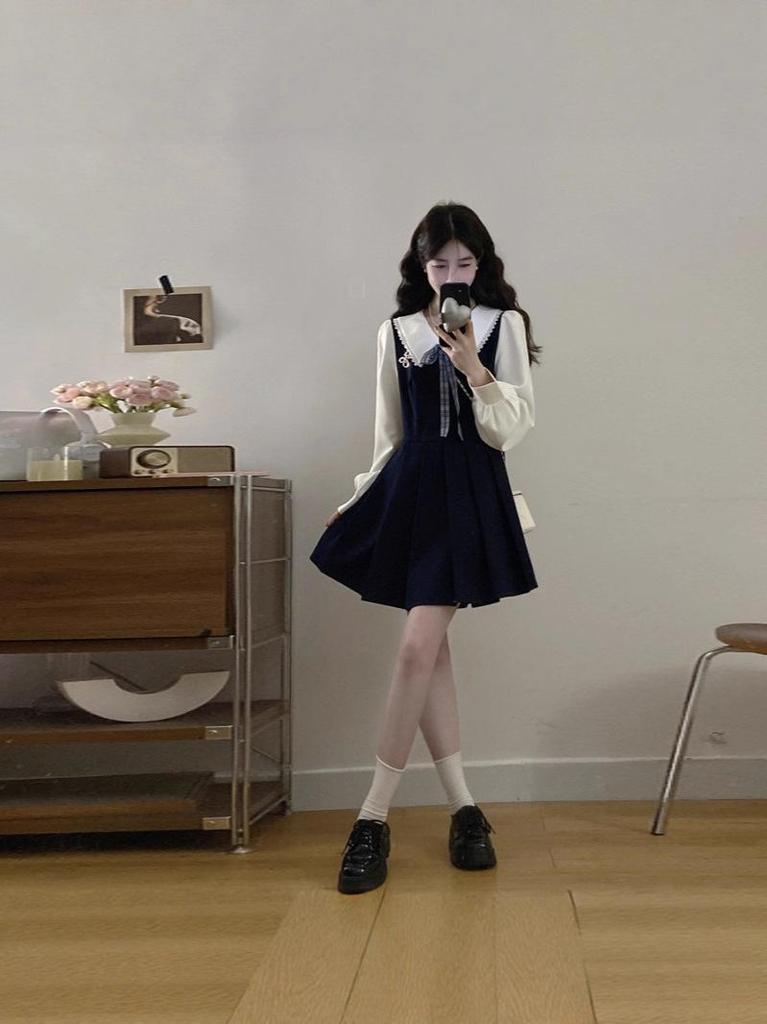 Plus Size Pleated Princess Dress with Doll Collar - College Style, Autumn/Winter Waist-Cinching Design