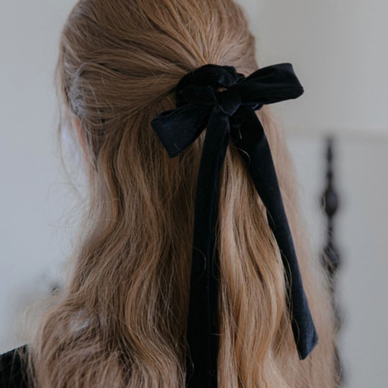 Jean Paul Clarisse Velvet Long Ribbon Scrunchie JP-22-185S