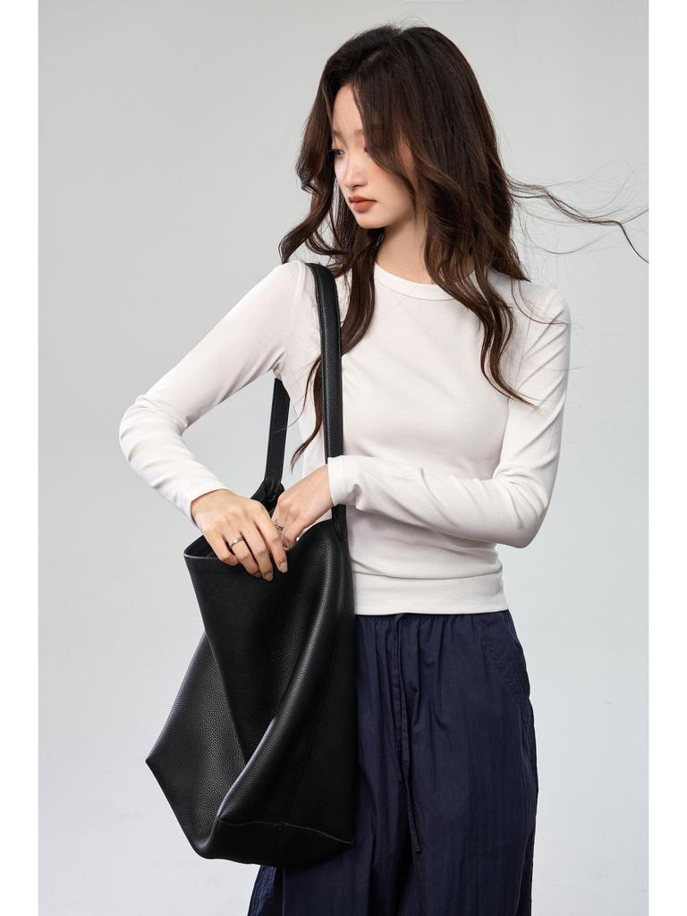 Women's Autumn 2025 Long-Sleeve T-Shirt: Combed Cotton, Versatile Design with Exposed Stitching, Simple Round Neck.