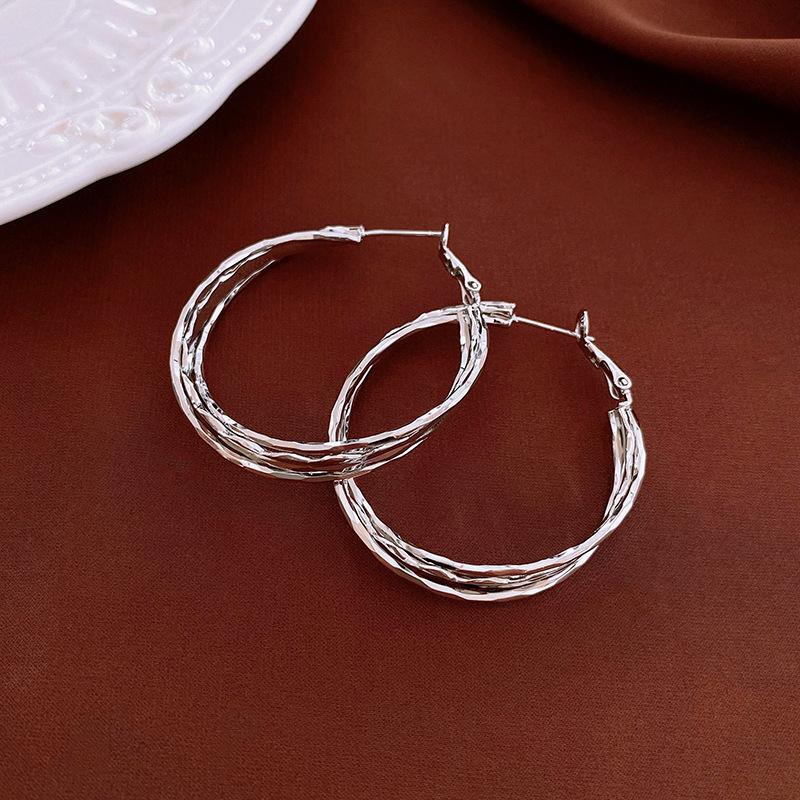 Геометрические серьги-кресты с кругами на серебряной игле Серьги для интернет-знаменитостей и деловых людей Премиум серьги