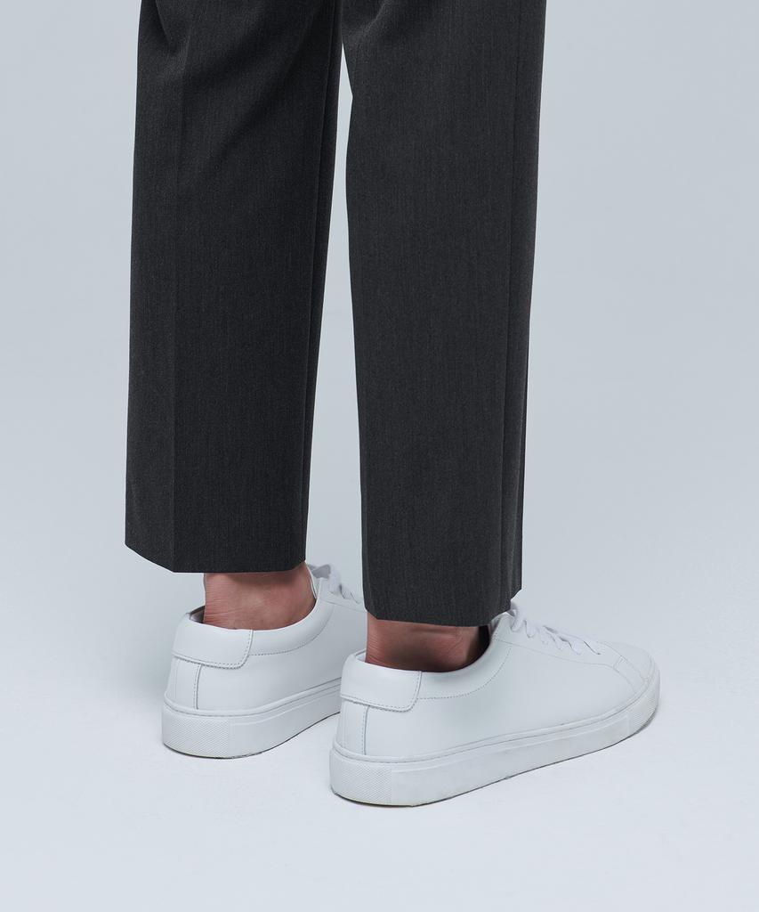 MUSINSA STANDARD Lightweight Relaxed Tapered Hidden Banding Crop Slacks [Charcoal Gray]