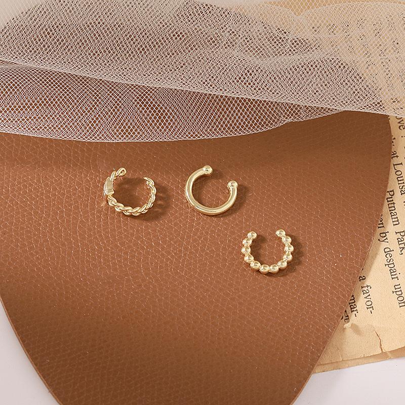 

Новые серьги-клипсы Twist женские, корейские простые и изысканные металлические гальванические трехкомпонентные клипсы-клипсы золотой