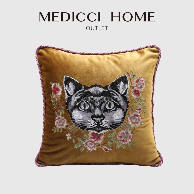 Medicci Home Vintage Cushion Cover Red Wine Velvet Plant Animals Honeybee Embroidery Throw Pillow Case Luxury Living Room Decor
