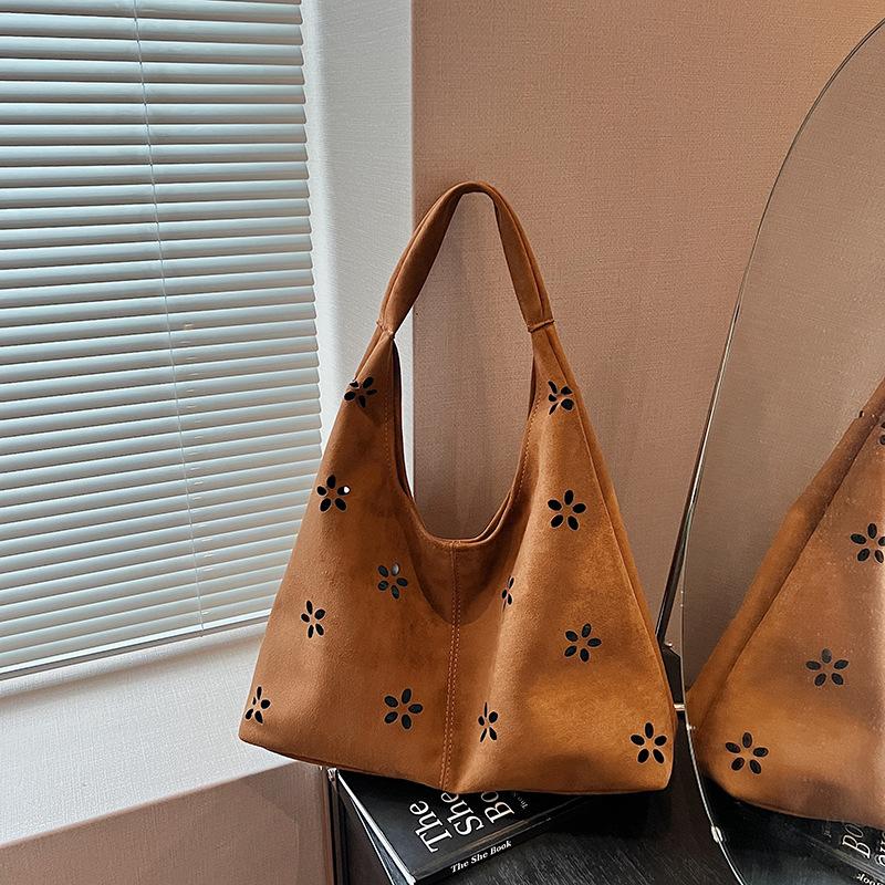 Large Capacity Retro Women's Bag Autumn and Winter Suede Shoulder Bag Texture Commuter Tote Bag