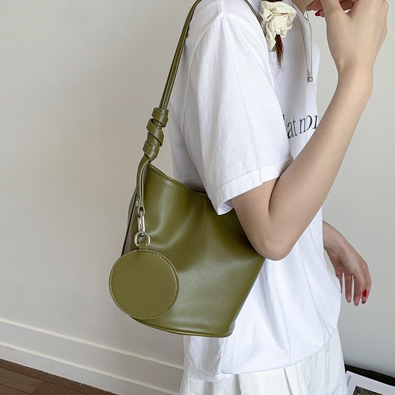 This Year's Popular Bag Women's Large-capacity 2025 New Simple and Versatile Shoulder Underarm Bag Texture Popular Bucket Bag