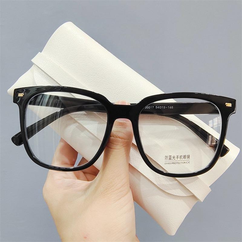Classic Blue Light Blocking Glasses Unisex Square Frame Design Popular Glasses Versatile for Daily Use Female Male Plain Glasses