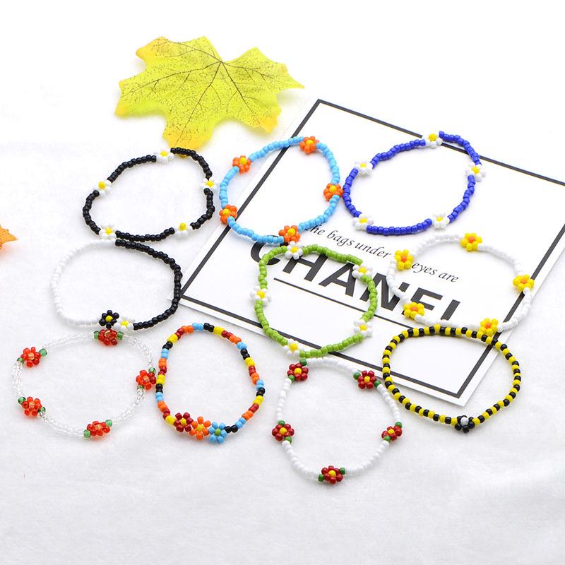 

Hyuna Style Energetic Girl Daisy Bracelet: Japanese & Korean Rice Bead Flower Design