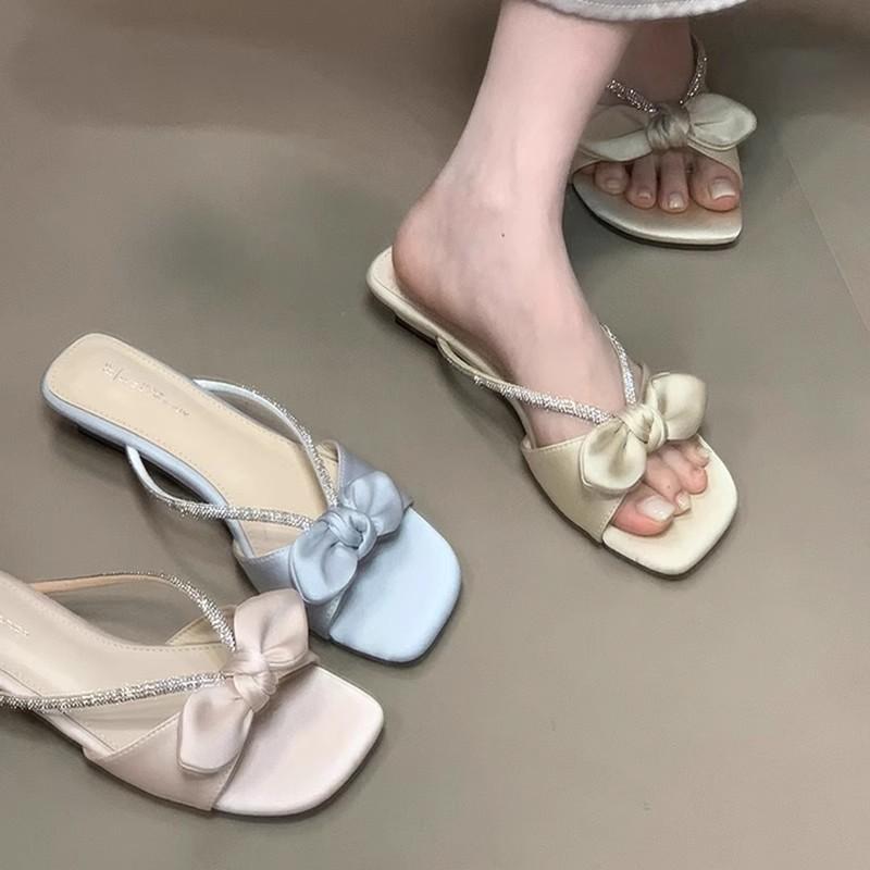 Cool Slippers Women's Summer Wear New Bow Rhinestone Belt Sweet Square Head Word Sandals
