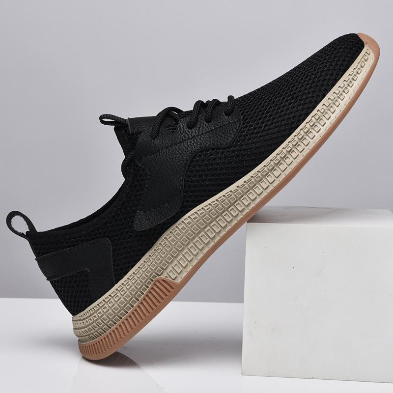 Lätta Casual Skor för Herrar Andningsbara Slip-on Sneakers för Män Halkfria Mesh Flats för Män Utomhus Gångskor Utomhus Loafers