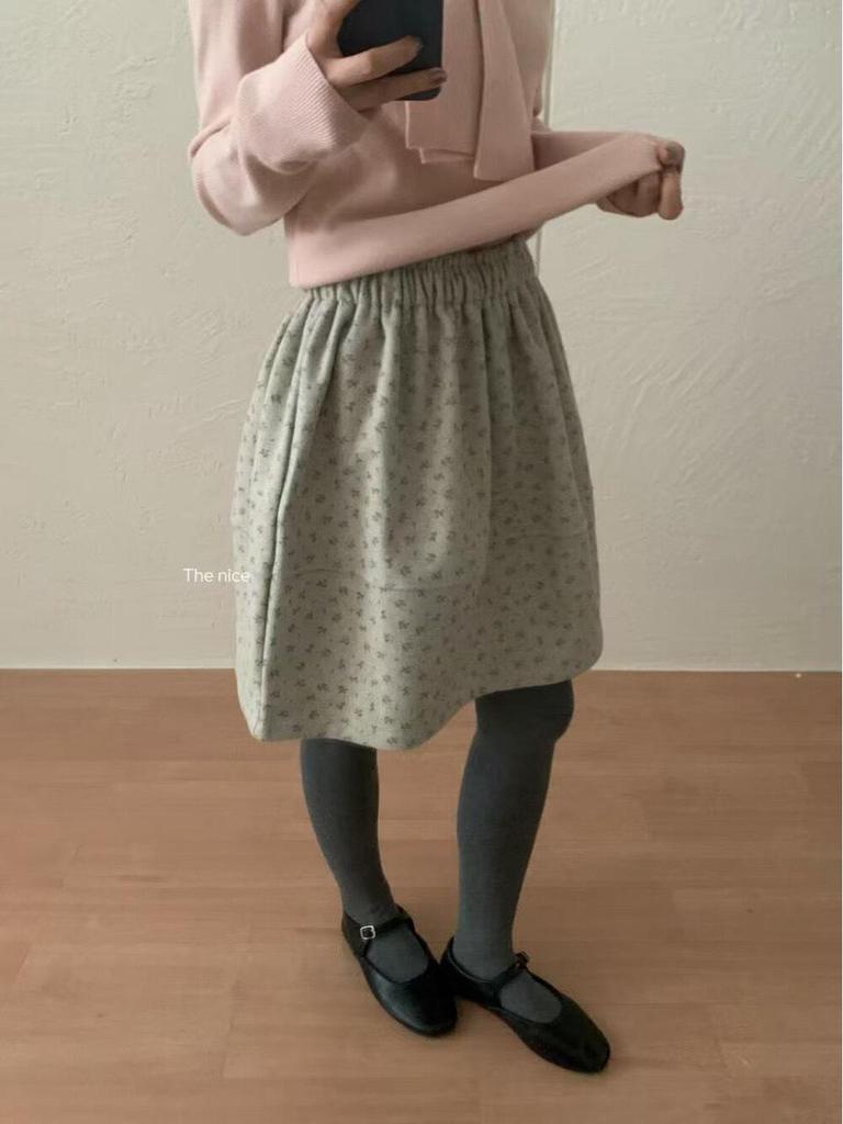 Highly Recommended! Women's Retro Woolen A-line Skirt - Autumn/Winter Korean Minimalist Pleated Slimming Mid-length Skirt
