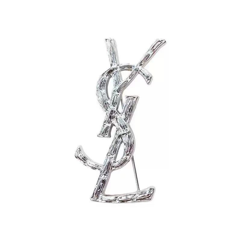 Pearl Heart Brooch: 2025 Autumn/Winter Trend - Korean Exquisite Pin for Women