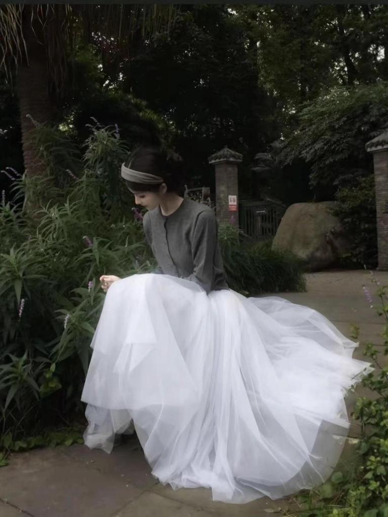 720-Degree A-Line Mesh Skirt: Sheer, Slimming, Long Length, Large Swing, Hip-Covering Design