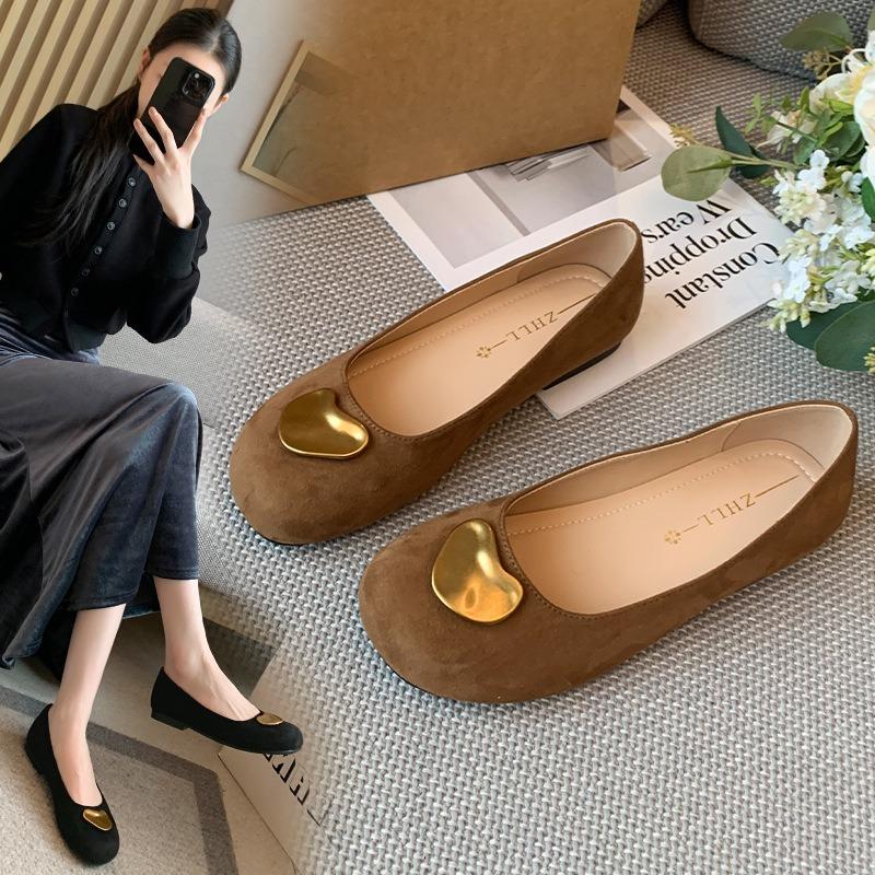 Liebe Metallschnellenschuhe neue flache Schuhe zum Hineinschlüpfen einzelne Schuhe verbreiterte große Größe Damenschuhe