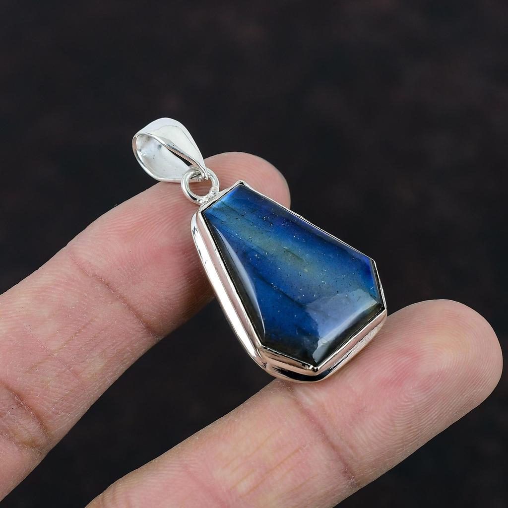 Labradorite Pendant 925 Sterling Silver Pendant Gemstone Pendant Handmade Jewelry Stylish Pendant Wonderful Silver Jewelry Gifts For Mother