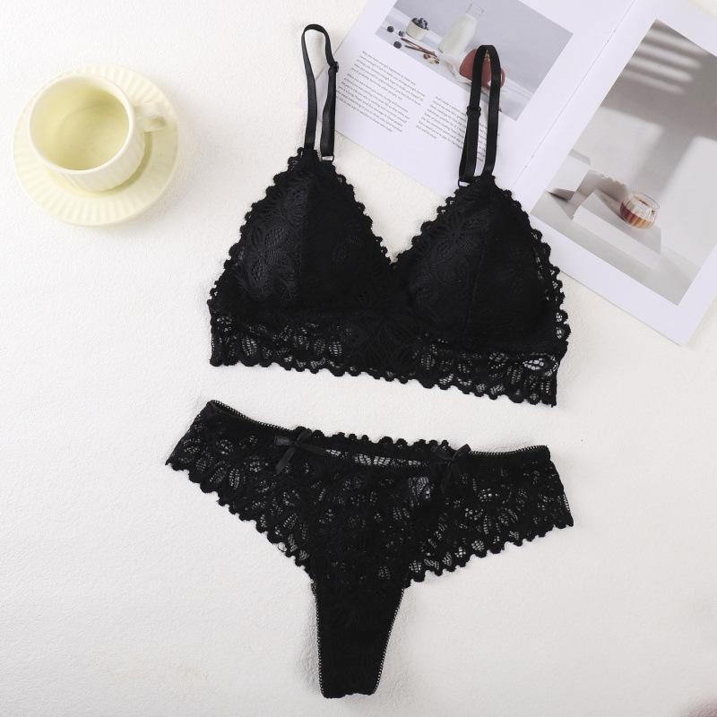 Elegante Set di Lingerie Sexy in Pizzo: Reggiseno a Triangolo & Slip