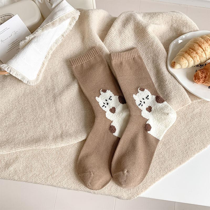 Female Autumn and Winter New Cartoon Bear Sweat Absorbing Boneless Tube Cotton Socks
