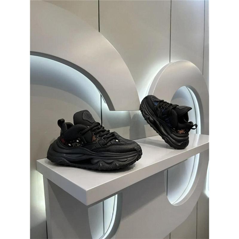 Herbst neue Papa-Schuhe Druck Stickerei Hohlsohle Sportliche Freizeitschuhe Plateau Trend BJD