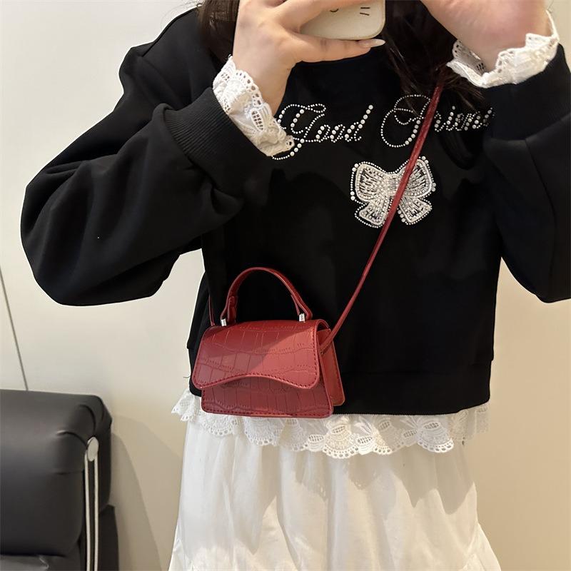 Women's Bag Autumn New Bag Niche Trend Messenger Bag Retro Versatile Commuter Small Square Bag Shoulder Bag