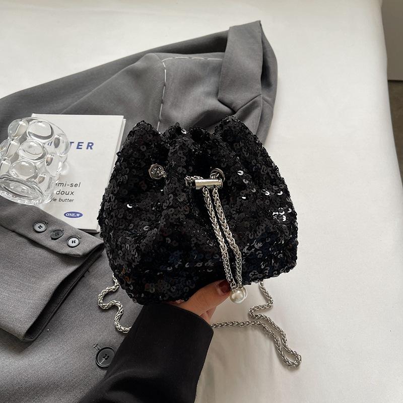 

Foreign style commuter bucket bag 2024 summer new this year popular bag women s shoulder bag casual retro messenger bag чёрный