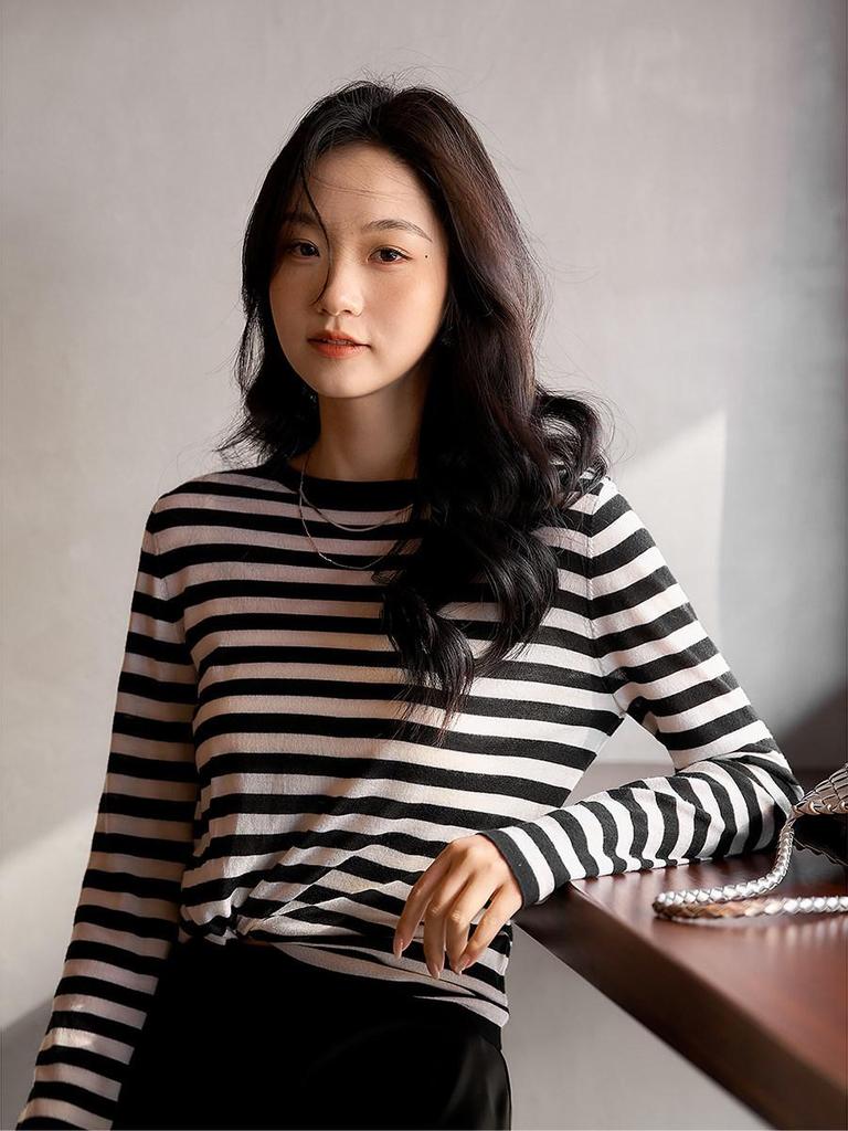 Women's Blue & White Striped Knit Pullover - Spring 2026 Collection