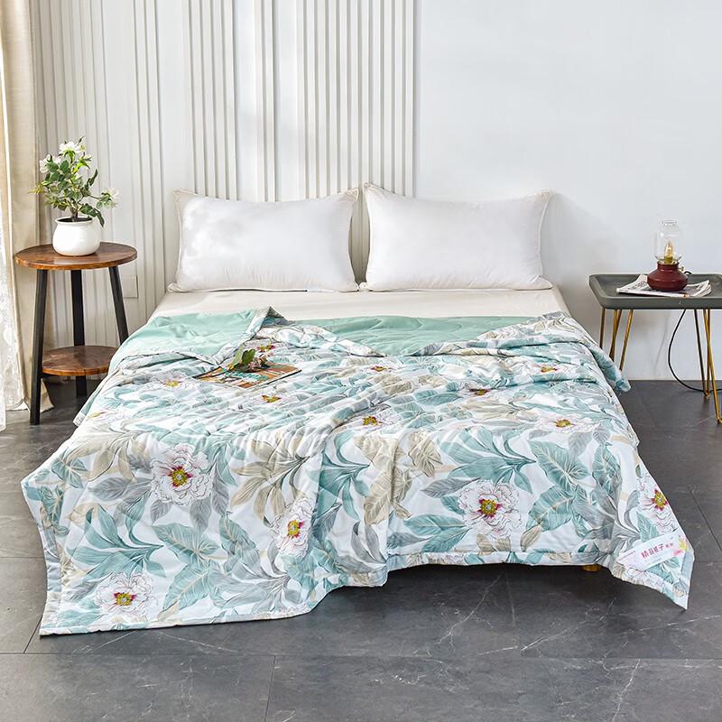 

Royal Sleeper Jasmine Summer Quilt
