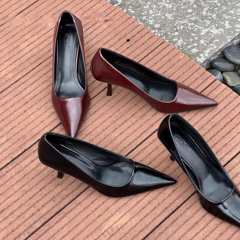 Neue Damen Sexy High Heels Burgunder Nude Pumps Stripper Stilettoabsätze Glänzendes Leder Hochzeit Braut Qualität Rote Schuhe