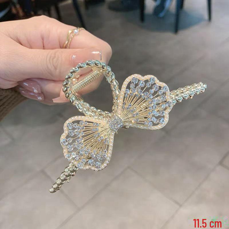 Shark Clip 2022: Fashionable Butterfly Hair Claw, Elegant Large Floral Design for Ponytail and Back of Head Styling