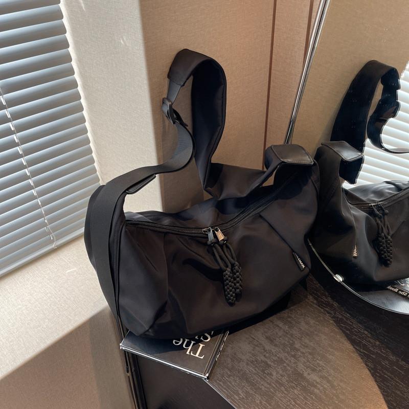 IELGY Fashionable All-Match Large-Capacity Casual Commuter Shoulder Bag Niche Simple Underarm Bag