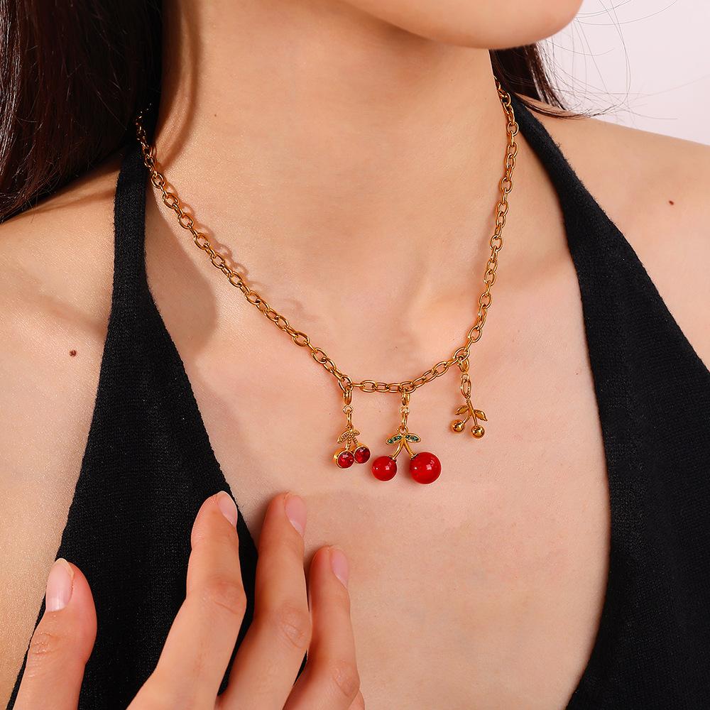 Vitality Sweet Wind Rhinestone Variety Jewelry Buckle Cherry Pendant Stainless Steel Gold Plated Exquisite Accessories