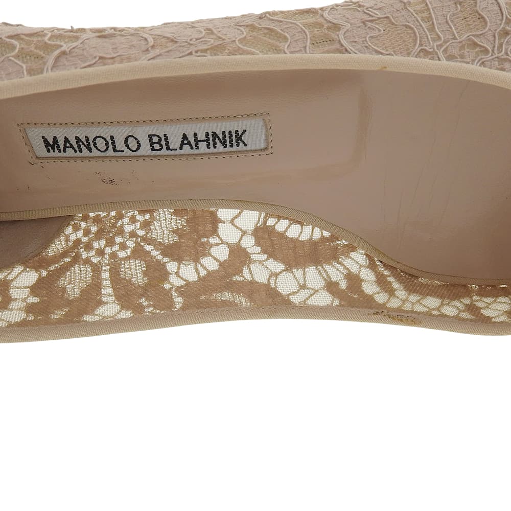 MANOLO BLAHNIK Excellent condition HANGISI crystal buckle lace design pointed toe flat pumps, size 36 shoes 36 beigeUsed