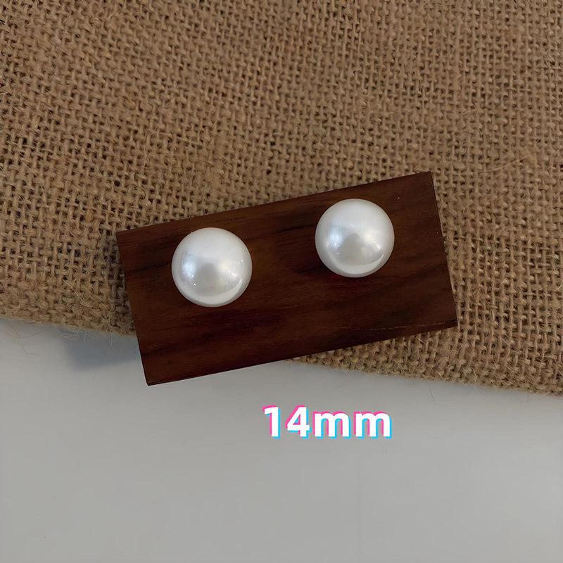 Elegant High-End Large Pearl Stud Earrings - Fashionable and Versatile Daily Wear for Women