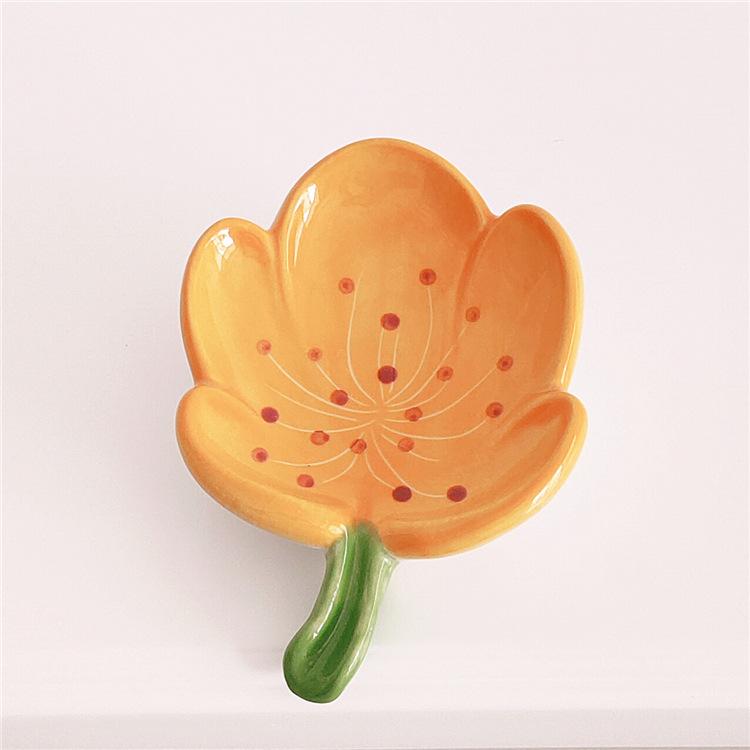 Creative Flowers Ceramic Soap Boxes Hotel Drain Water Soap Dish Painted Flower Stamens Soap Storage Tray Bathroom Accessories