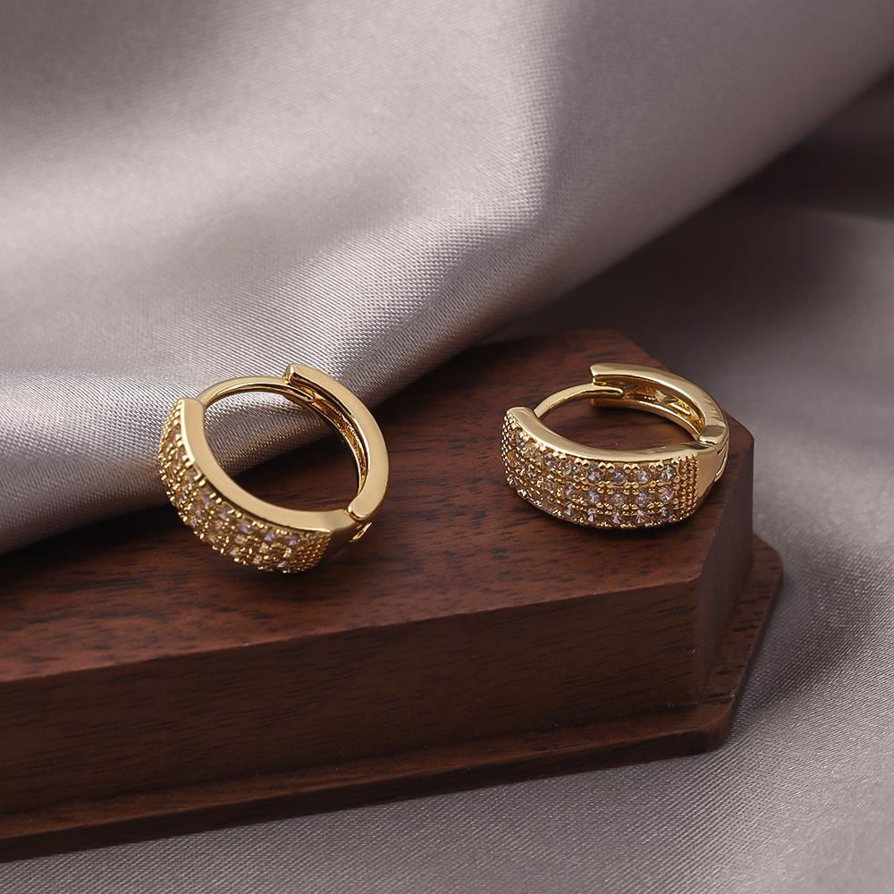 

Европейские и американские серьги с цирконами и бриллиантами с золотым покрытием: Классический дизайн в три ряда