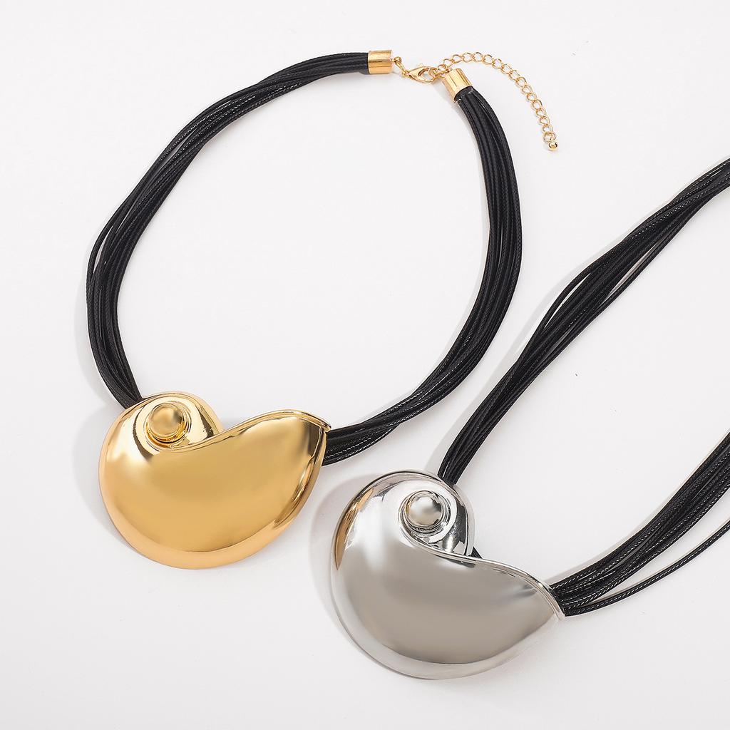 Tooxika Glossy Conch Pendant Necklace Trendy Exaggerated Geometric Waxed Wire Ocean Style Necklace