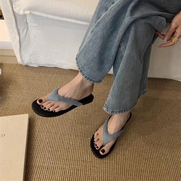 Flat-Bottomed Flip-Flop Shoes Women'S Shoes Summer Wear Beach French Small Sandals Sandals