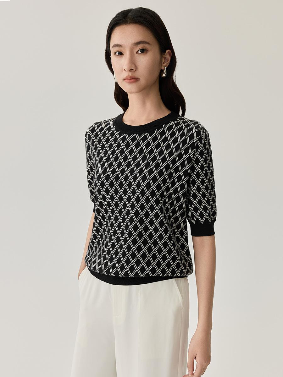 

New Mulberry Silk Women s Black & White Plaid T-shirt: Short Sleeve, Round Neck, Color Block M-110 lbs