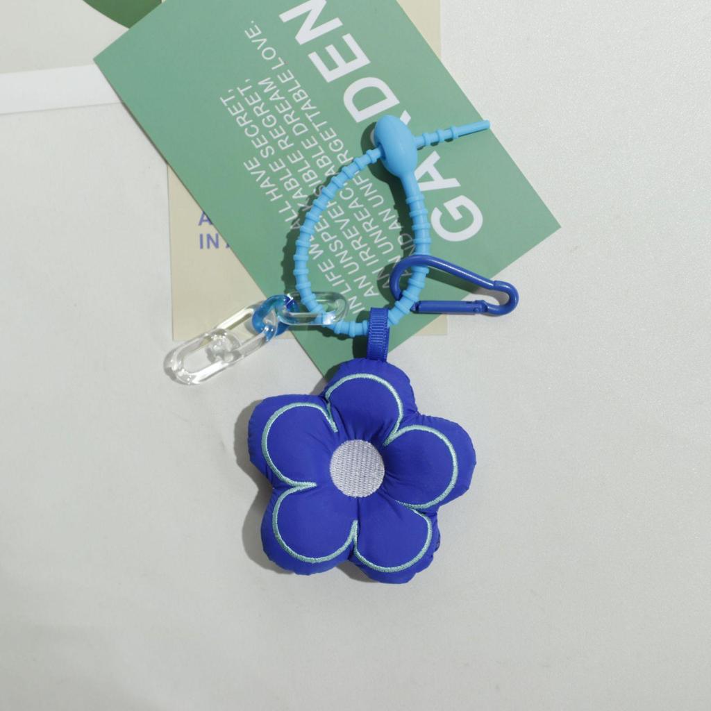 Natural Style Floral Fabric Keychain: Cute Color Block Flower Pendant for Women’s Car Keys or Bags