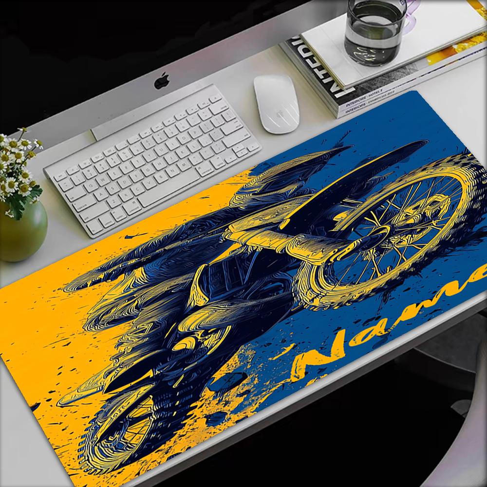 Tappetino Mouse Personalizzato Tema Moto da Fuoristrada, Base in Gomma Antiscivolo, Multifunzionale per Ufficio e Casa, Perfetto per Personalizzare lo Spazio di Lavoro.