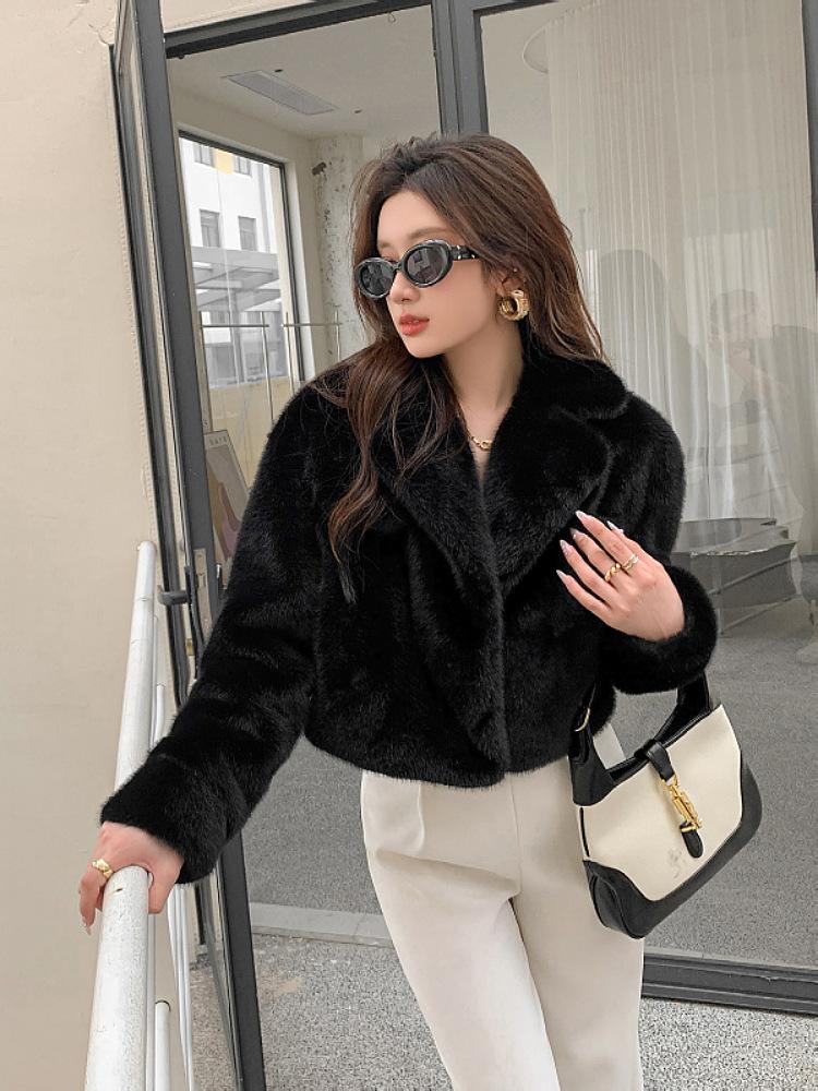 Winter 2024 imitation fur mink hair short suit collar thickened small fragrant young short fluffy coat women