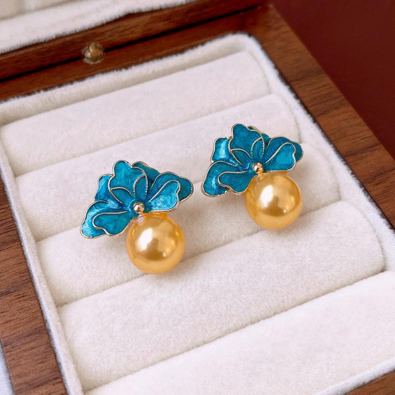 Vintage French-Style Silver Needle Earrings - Women's Elegant Studs with Retro Court Charm