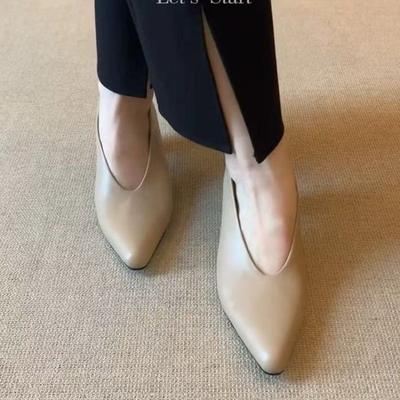 Mode 2025 Nouvelle Arrivée Escarpins Rétro à Bout Pointu Noir à Talons Carrés Épais, Chaussures Élégantes pour Femme de Bureau, Confortables & Polyvalentes