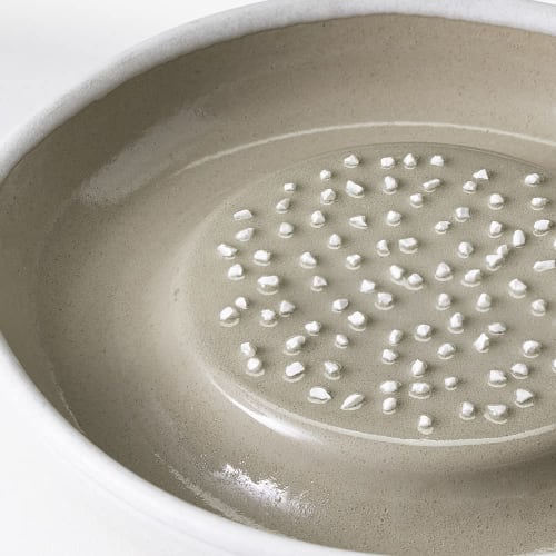 &NE Iwami-yaki Grater, Large, Hare to Ke x Motoshige, White, 18cm Diameter x 4cm Height, Made in Japan, Ceramic, One-Handed Grinding, Non-Slip, Microw