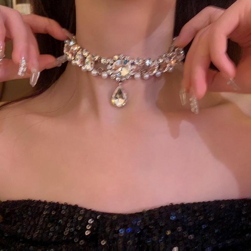 Collana Retrò Francese Fiore di Diamante Perla Goccia d'Acqua - Elegante Catena per Clavicola di Lusso