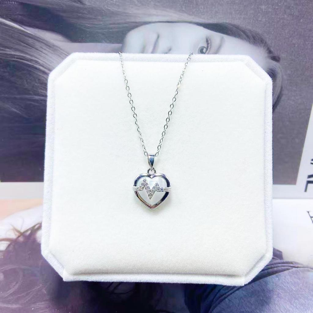 Sommer Silber Serie Titanstahl Nicht Verblassende Halskette für Damen - Modisch, Leichter Luxus, Nische, High-End