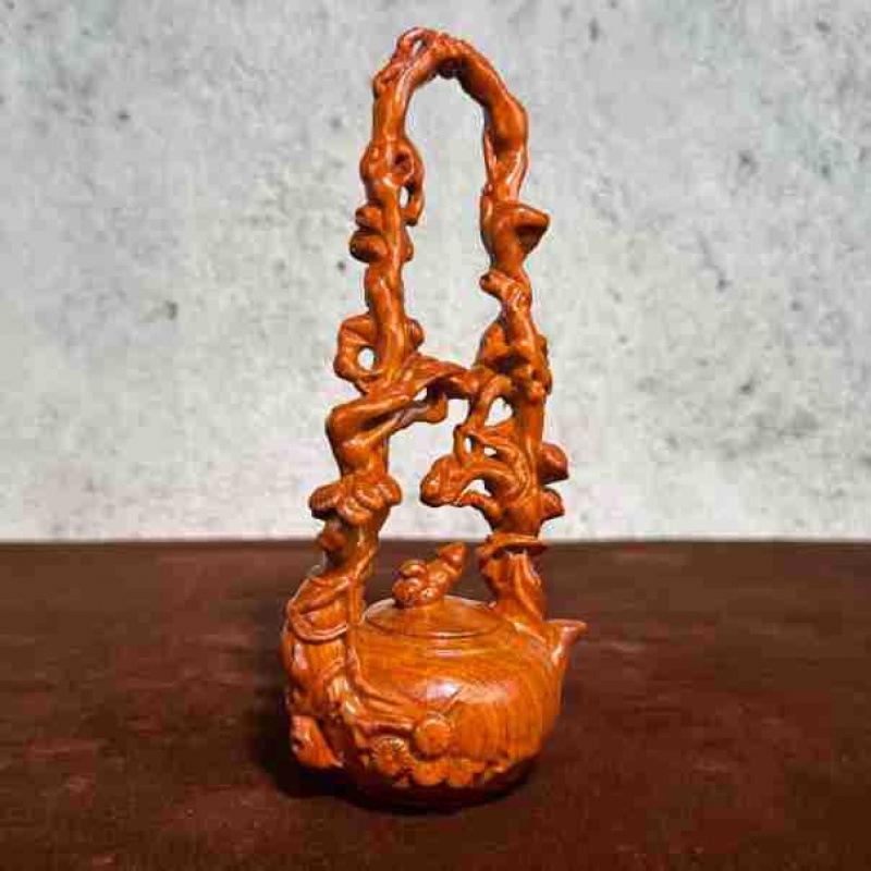 Ebony Carved Teapot Handle Ornament: Solid Wood Squirrel Shelf Display